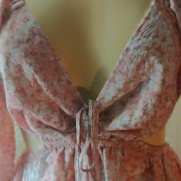 Balloon Sleeves, Open Midriff Midi - Picture 5 of 10